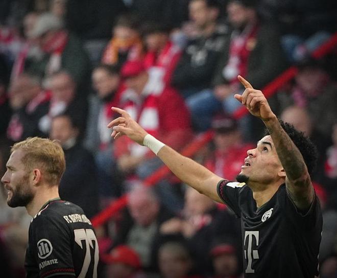 棒球与大数据预判如何根据实时气压预估滑球在第九局的变化幅度